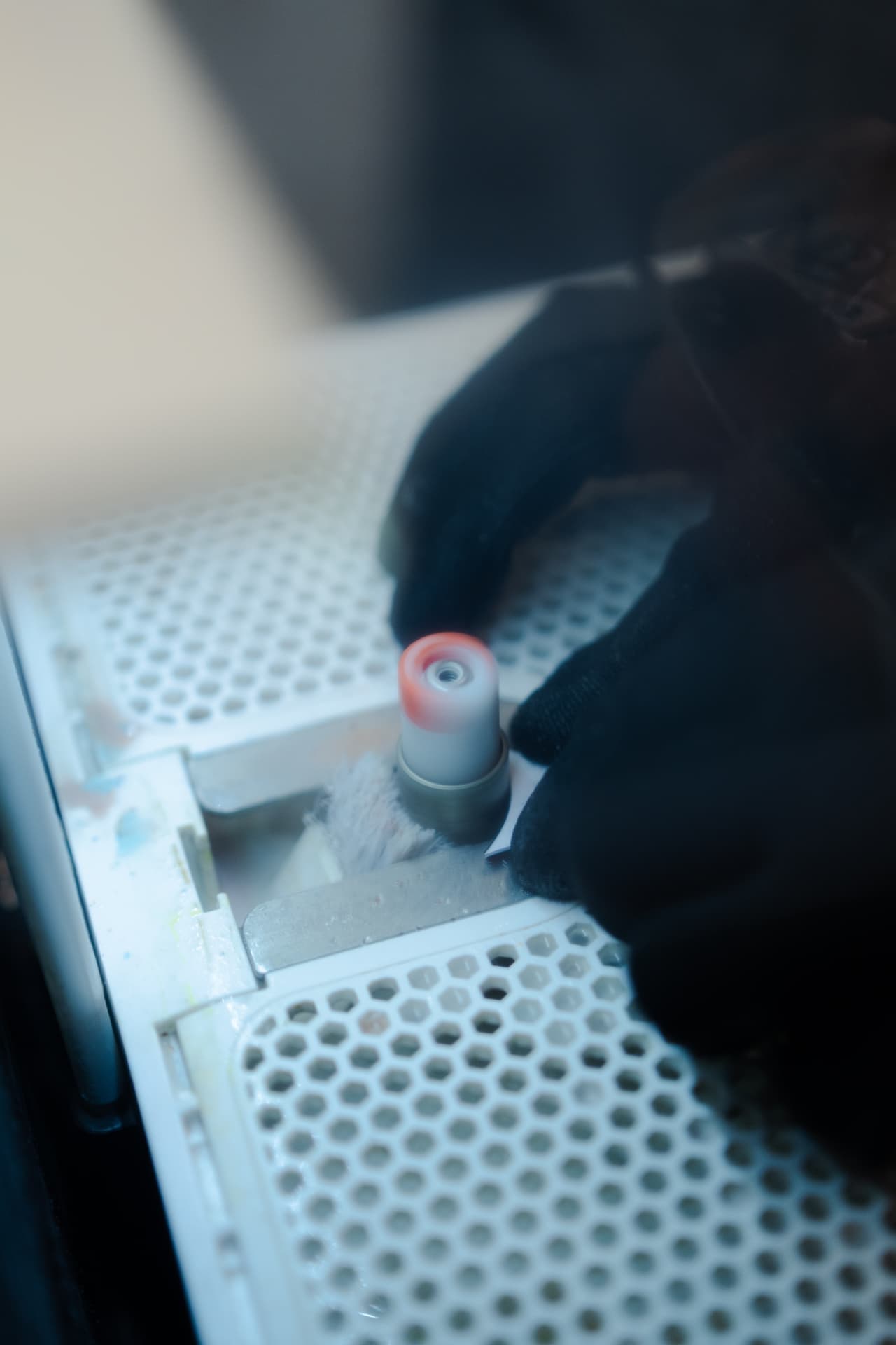 Meulage de précision d'une pièce de verre